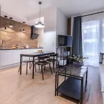 アパートホテル City Break Gdansk Rajska 8 - Apartamenty By Ina 4*