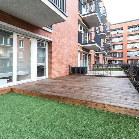 Break Rajska 8 アパートホテル