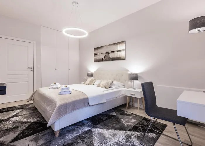 Break Rajska 8 公寓式酒店